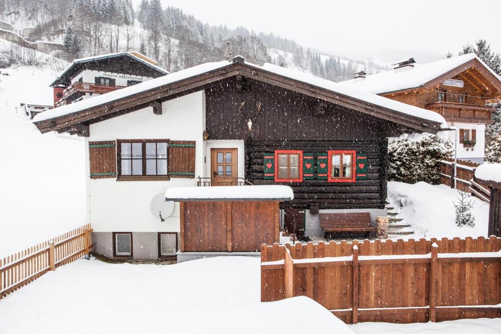 Chalet Appartement Alpenherz Saalbach-Hinterglemm Værelse billede
